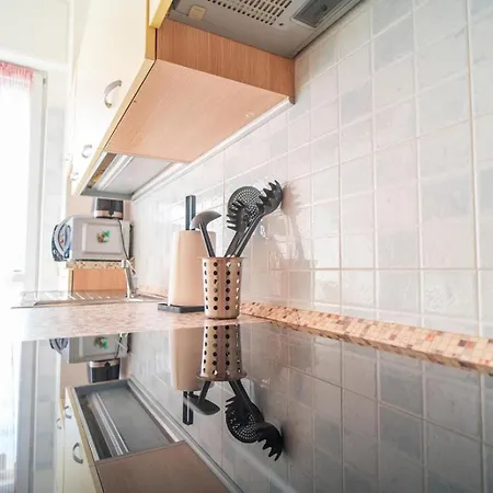 Gallinara شقة ألبينغا